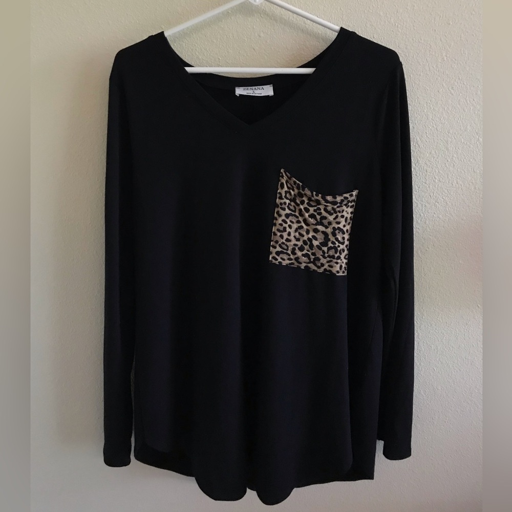 Brand is Zenana, size large and is black and Leopard print